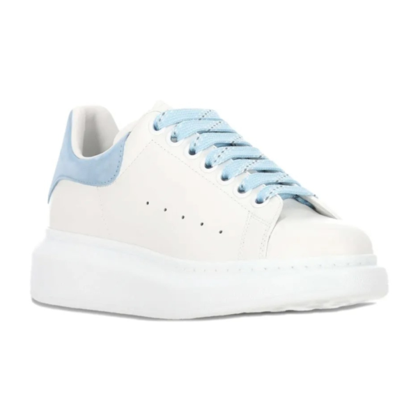 Alexander McQueen Oversized Blancas con Cordones Azul Cielo y Talón Azul