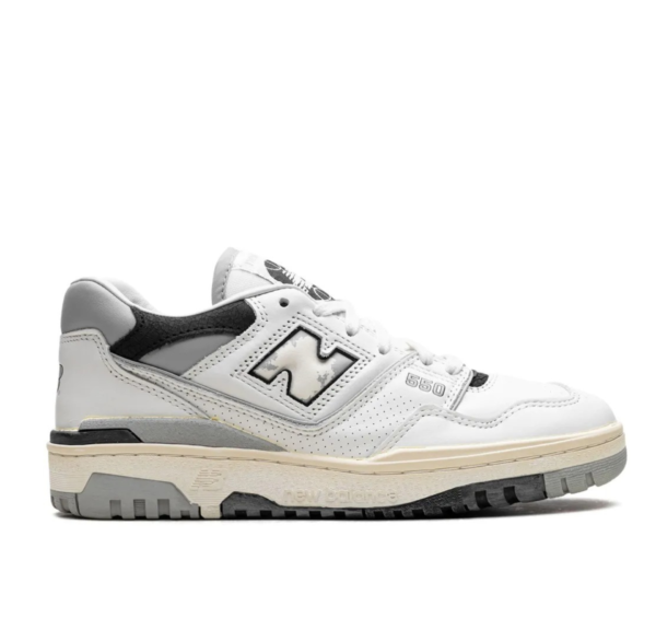 New Balance 550 Blancas Crema con Detalles Negros