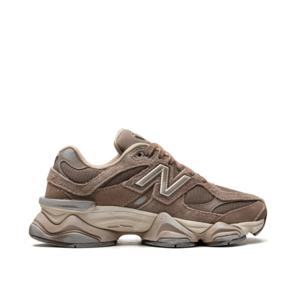 New Balance 9060 Marrón Topo y Beige