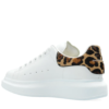 imgi_23_f254c63e25349dd79865808a356680e3 Alexander McQueen Oversize Blancas con Talón Leopardo
