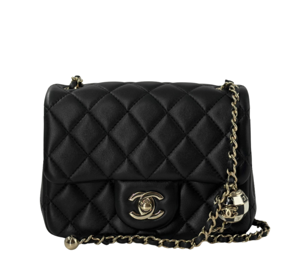 Diseño sin título - 2026-01-28T141546.976 Chanel Classic Flap Negro Acolchado